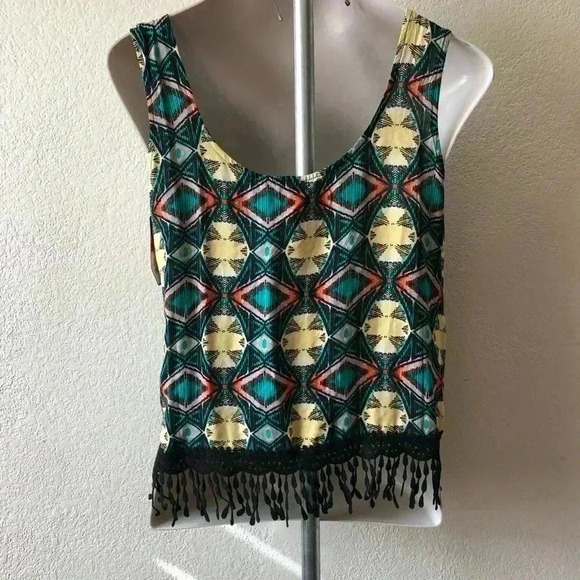 💥🆕Xhilaration Sleeveless Lace Multi print Blouse🆕 - Picture 2 of 7